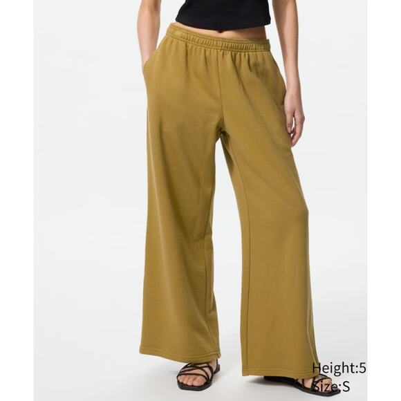 Uniqlo Wide Sweatpants with Pockets in Khaki - Picture 1 of 8